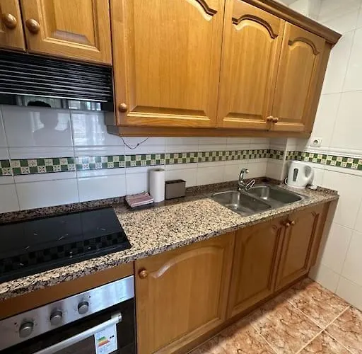 A Bright Spacious Flat For A Family شقة سالو